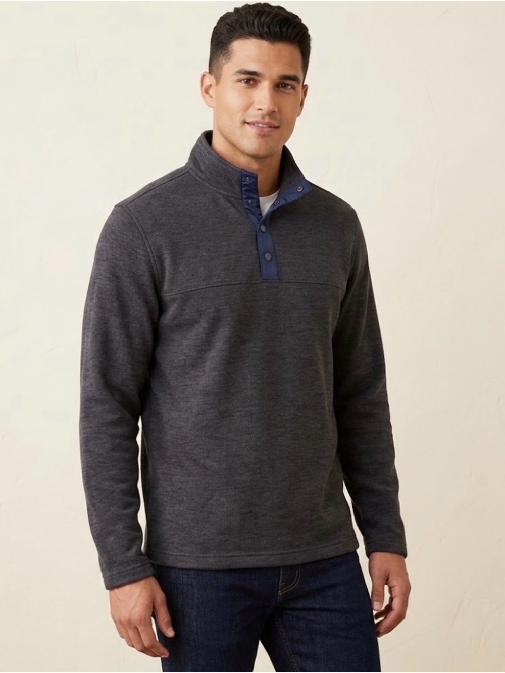 Izod Men's Charcoal Heather Pullover with Navy Snap Placket, Size Large